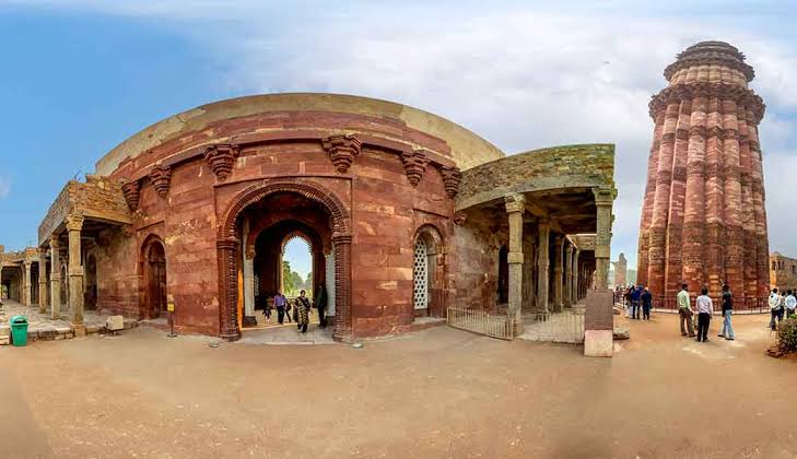 Qutub Minar History in Hindi