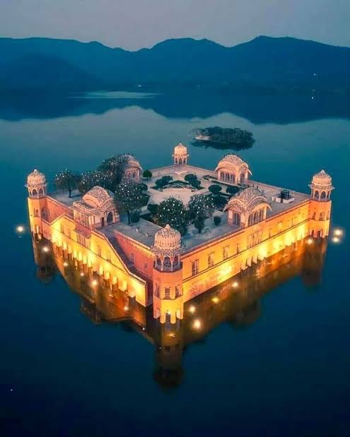 Jal Mahal Mystery in Hindi