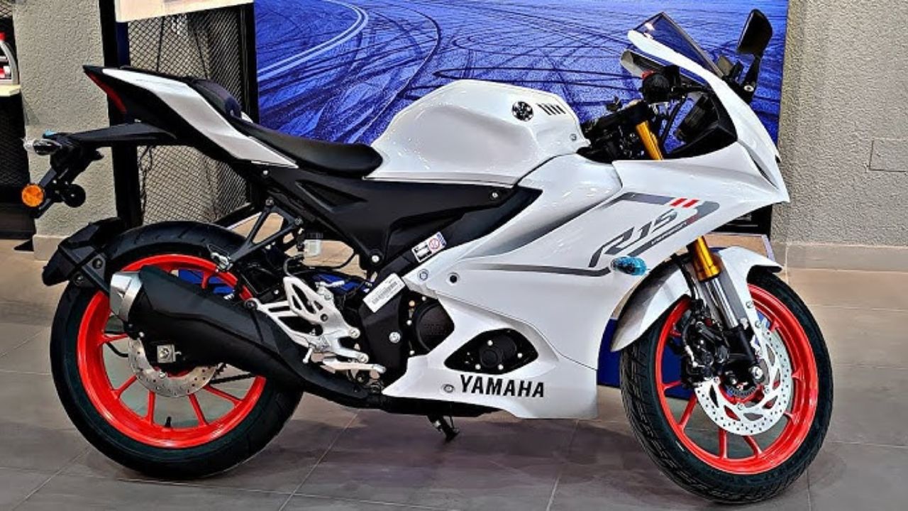 Yamaha R15 4V