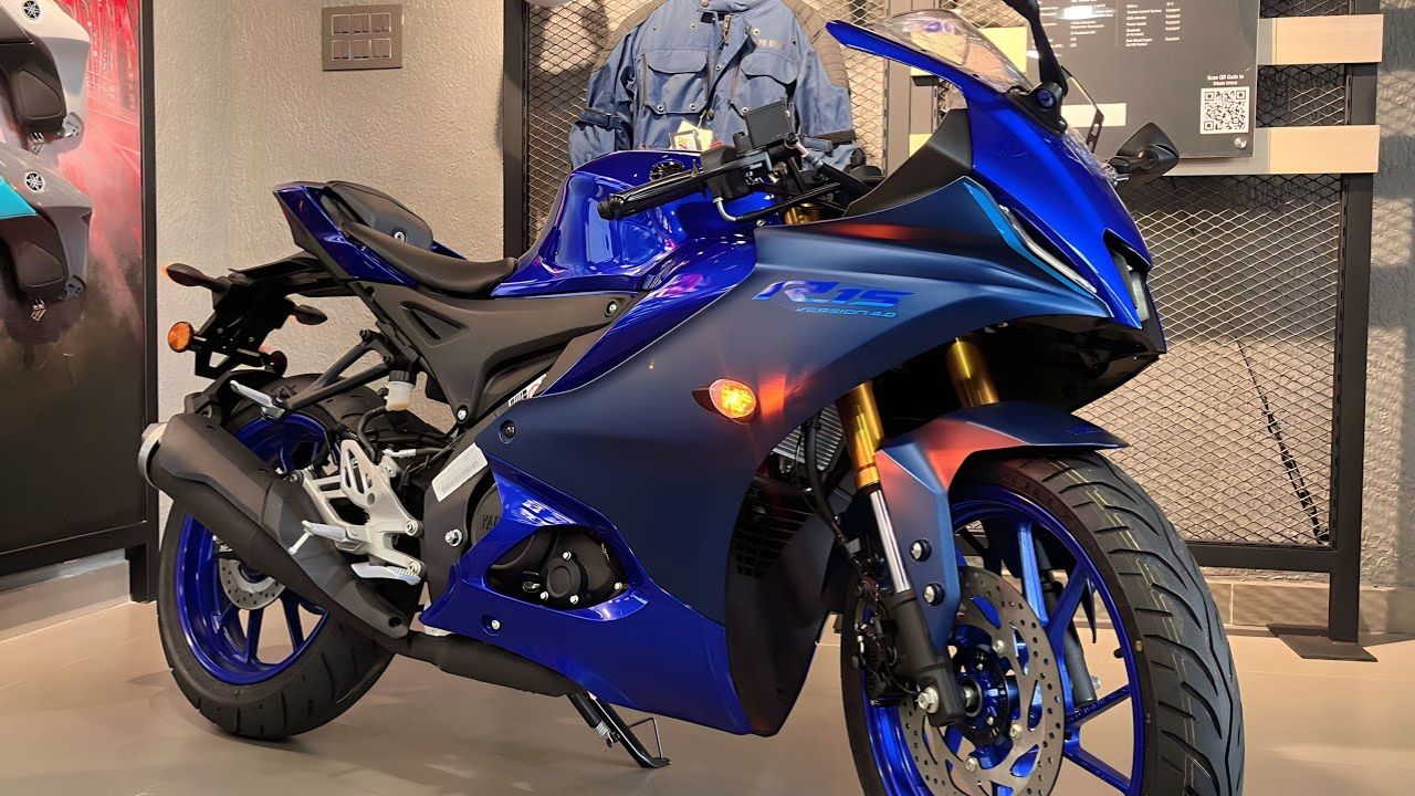 Yamaha R15 4V