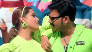 Pawan Singh and Kajal Raghwani Setting Bhojpuri Cinema on Fire with Lahab Chumma Ek Lakh Mein