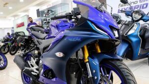 The Ultimate Sports Bike Book Your Yamaha R15 V4 Now