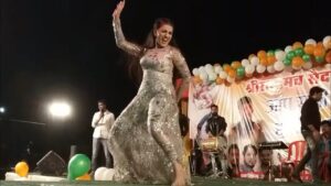 Akshara Singh Sets the Stage on Fire Bhojpuri Queen Live Performance Goes Viral