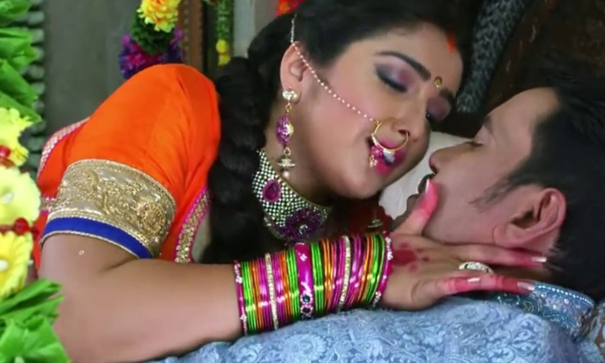 Nirahua Romantic Bhojpuri Video Goes Viral A Must Watch for Fans