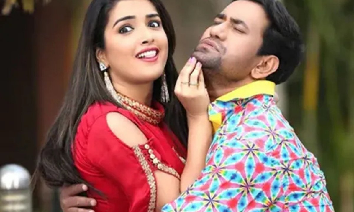 Amrapali Dubey and Nirahua Viral Bhojpuri Song Saman Chunmuniya is Winning Hearts