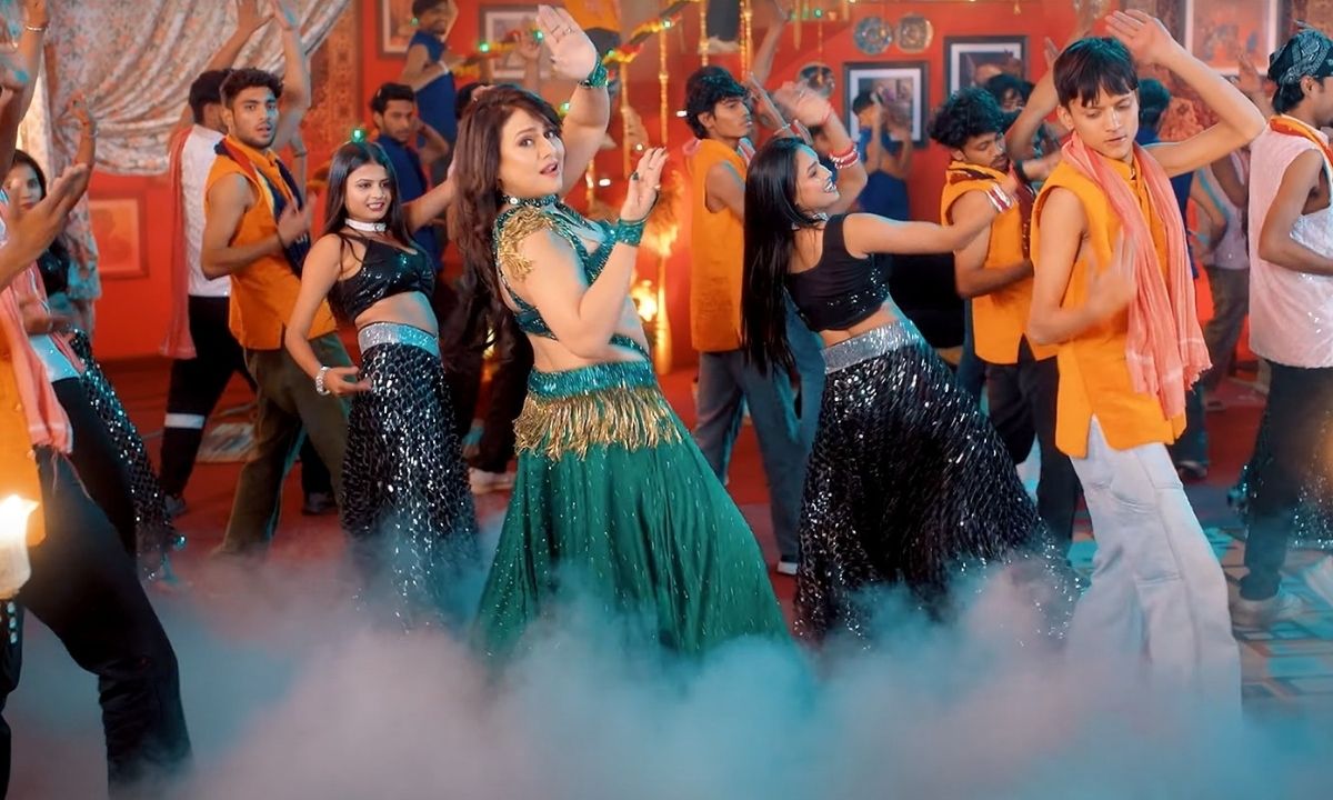 Pakhi Hegde Sensational Song Karejwa Mein Goli Lage Goes Viral