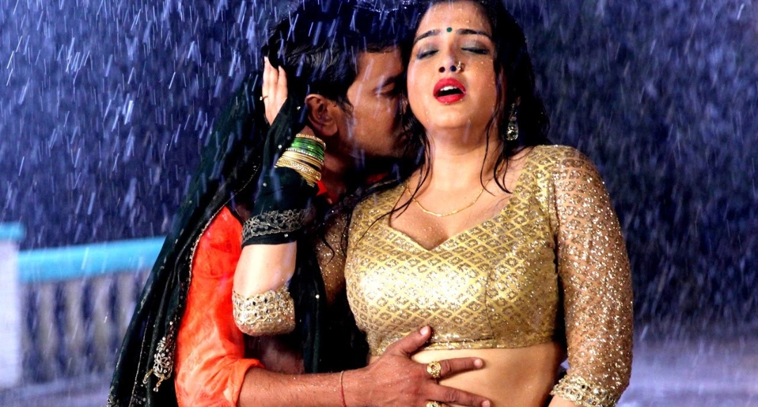 Fans Can’t Stop Watching Nirahua and Amrapali Dreamy Romance in This Viral Bhojpuri Song