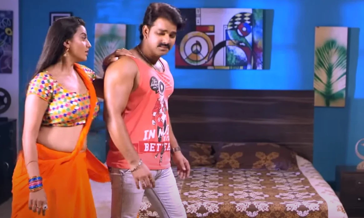 Pawan Singh And Akshara Singh Electrifying Romance in Marad Wala Khel