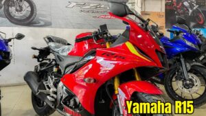 Yamaha R15 Come In Market With New Advance Features And Killer Look