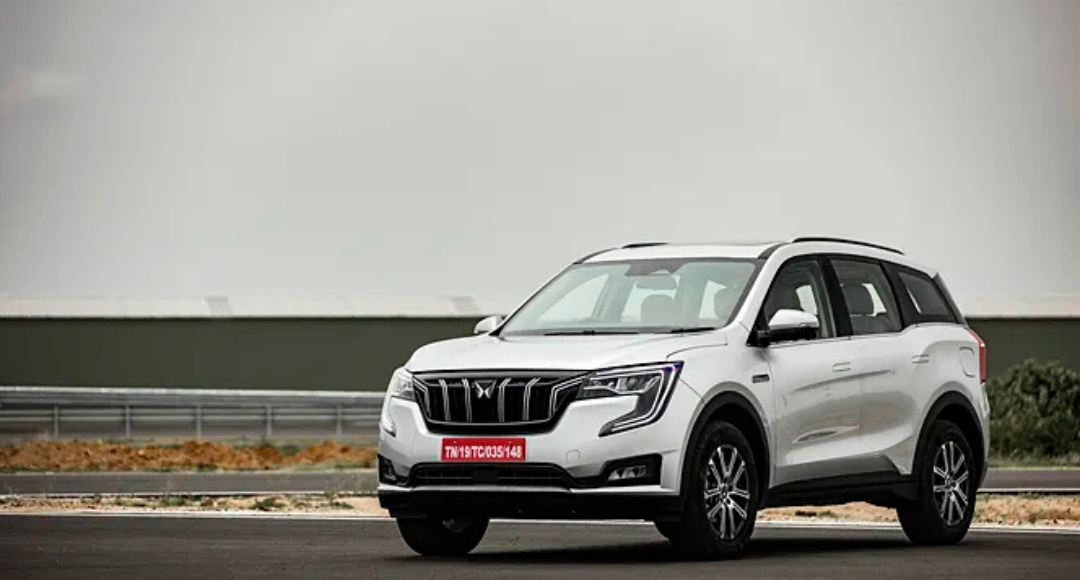 Mahindra XUV700 A Powerful, Stylish, and Feature-Packed SUV