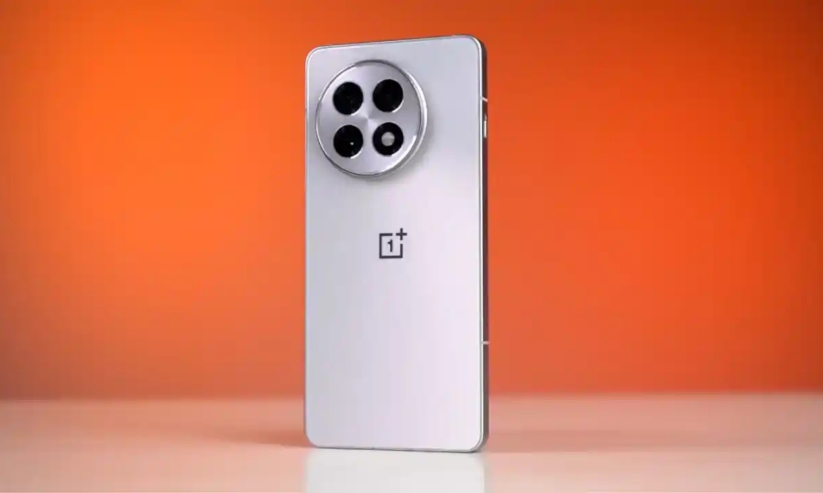 OnePlus 13, The Ultimate Flagship Experience with Power & Elegance