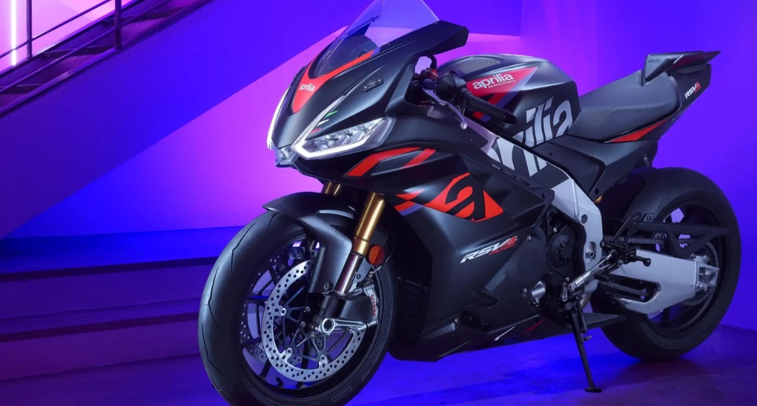 Aprilia RSV4 1100 Factory The Ultimate Racing Machine for Enthusiasts With Cutting-Edge Technology