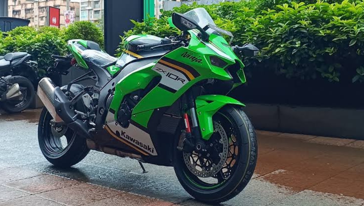 Kawasaki Ninja ZX-10R The Ultimate Track-Ready Superbike