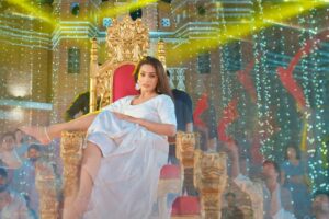 Bhojpuri Song: Samar Singh and Shilpi Raj Set the Screen on Fire with Lal Bindiya