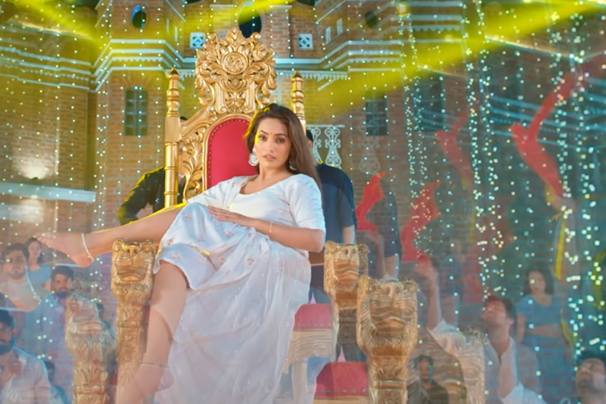 Bhojpuri Song: Samar Singh and Shilpi Raj Set the Screen on Fire with Lal Bindiya