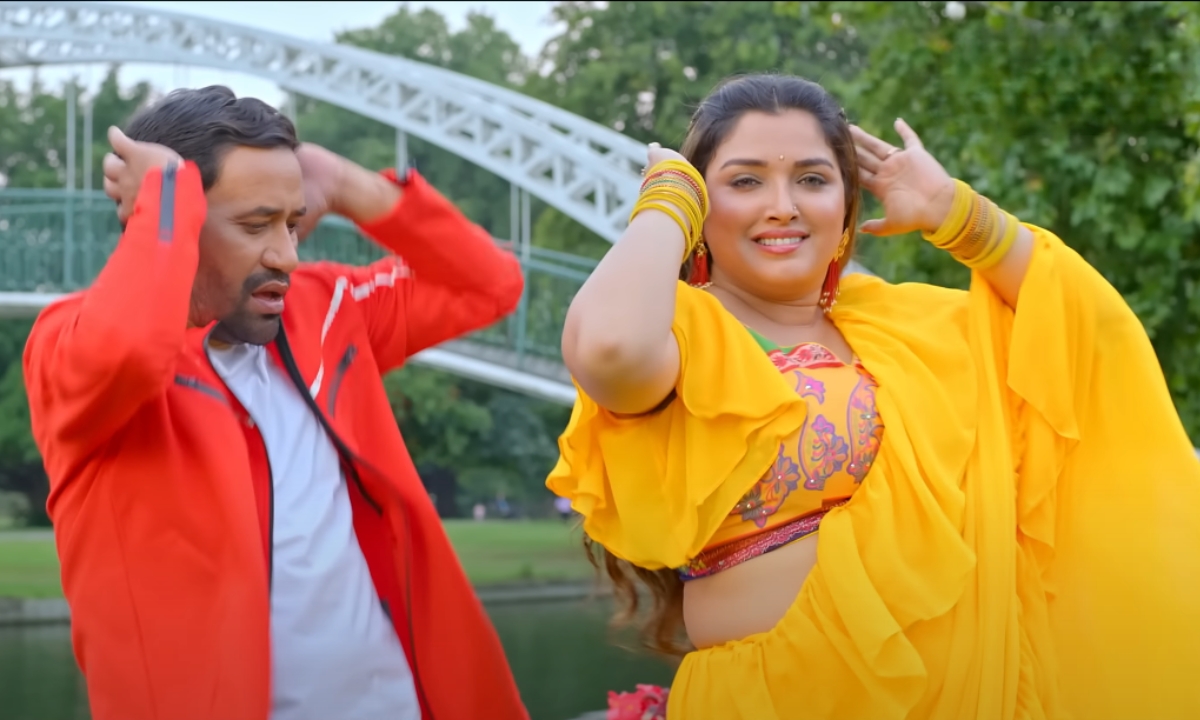 Bhojpuri Song: Pajrawa Sat Na Amrapali and Nirahua Sizzling Romance Takes YouTube by Storm Again