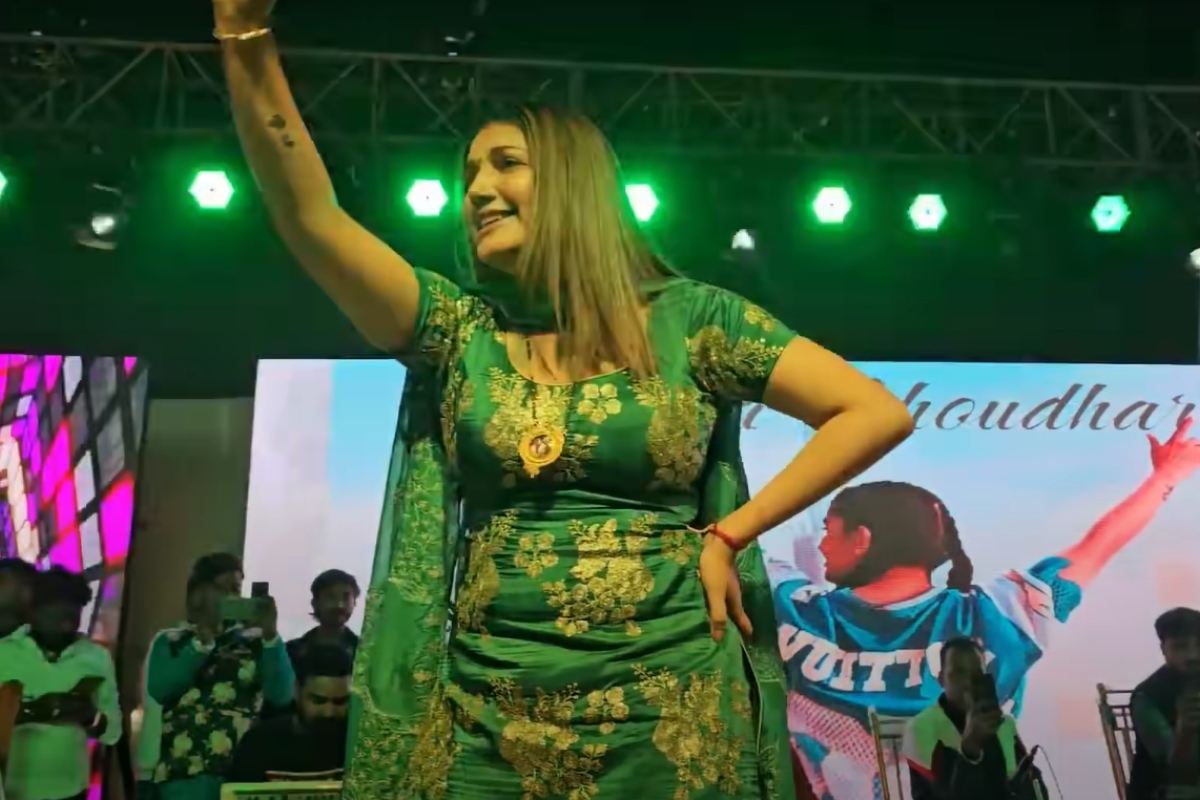 Haryanvi Song: Sapna Choudhary Stunning Dance on Fauji Fojen Is a Must-See
