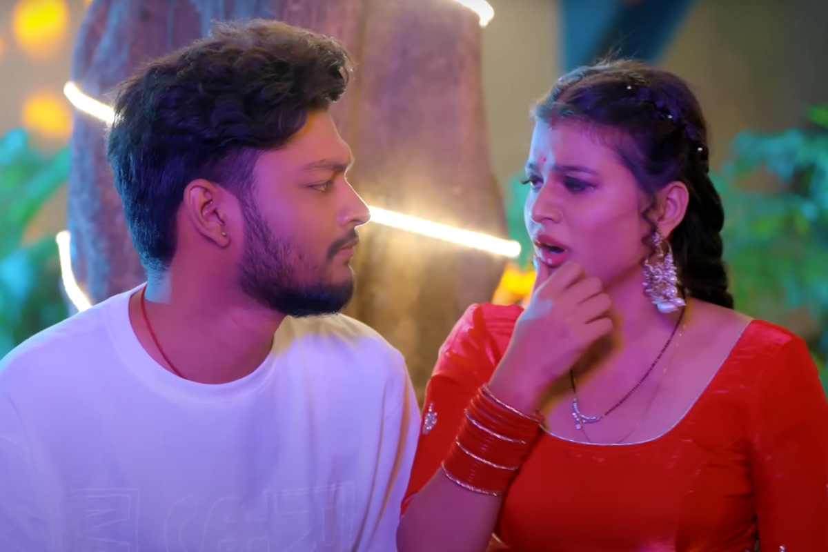 Bhojpuri Song: New Bhojpuri Hit Samhara Mor Jawani Takes Over YouTube