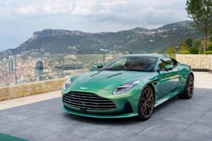 Aston Martin DB12