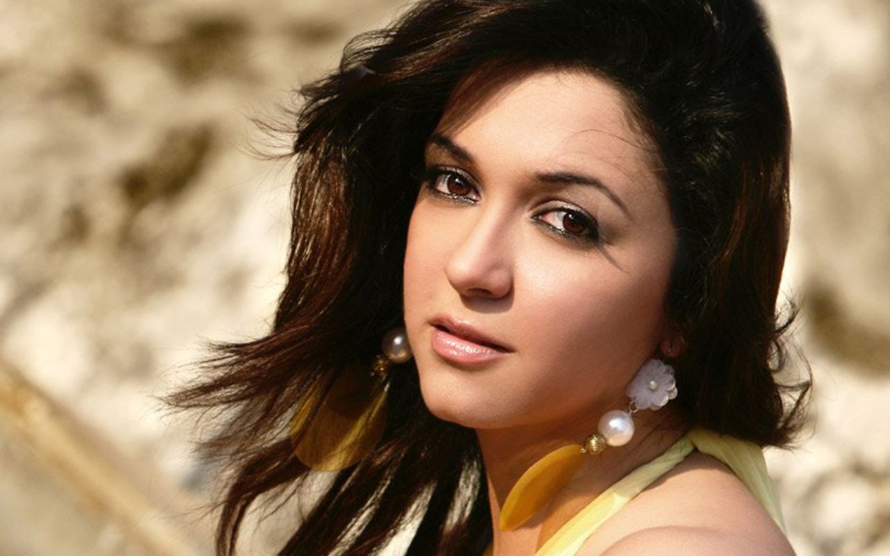 Nauheed Cyrusi