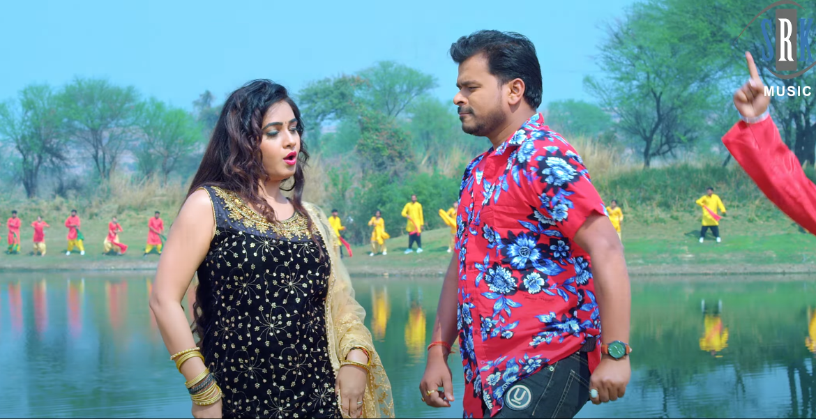 Bhojpuri Song: Kurti Kariya, Pramod Premi and Ritu Singh Bring Desi Romance to Life