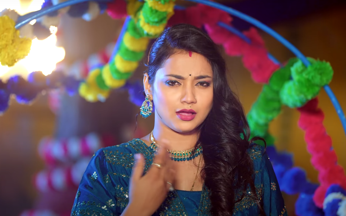 Bhojpuri Song: Shilpi Raj And Astha Singh Chemistry Shines in Kanakhiye Se Dhaye Dhaye