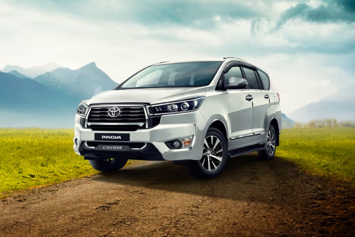 Toyota Innova 2025 ₹19.94 लाखांपासून सुरू होणारी प्रीमियम कुटुंब कार