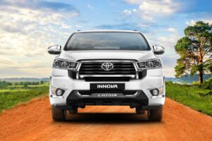 Toyota Innova 2025 ₹19.94 लाखांपासून सुरू होणारी प्रीमियम कुटुंब कार