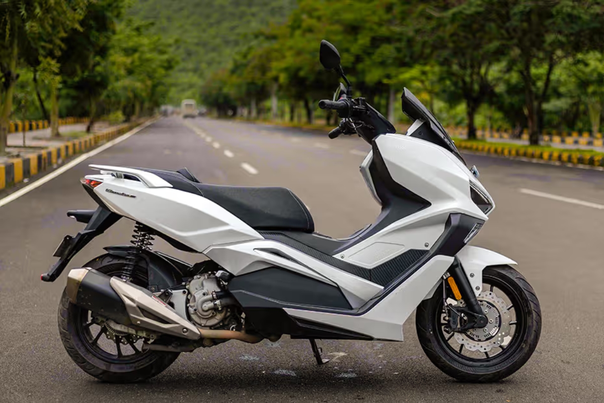 Keeway Vieste 300 ₹2.99 लाखांपासून प्रीमियम लुक आणि स्मार्ट फीचर्ससह तुमच्या रस्त्यांची शान