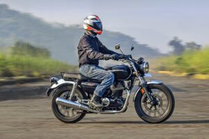 Honda Hness CB350 350cc रेट्रो लुक ₹2,00,000 किंमतीत 30+ किलोमीटर मायलेज