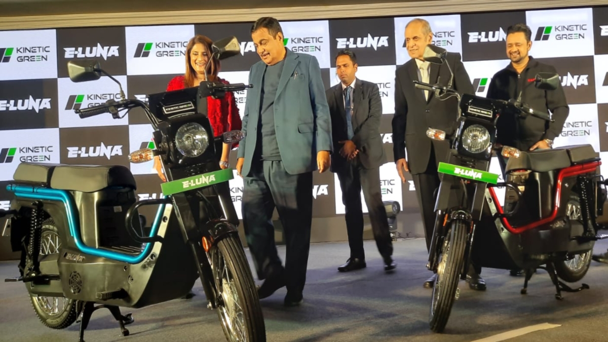 Kinetic Green E Luna फक्त ₹55,000 मध्ये जबरदस्त परफॉर्मन्स आणि कमी खर्च