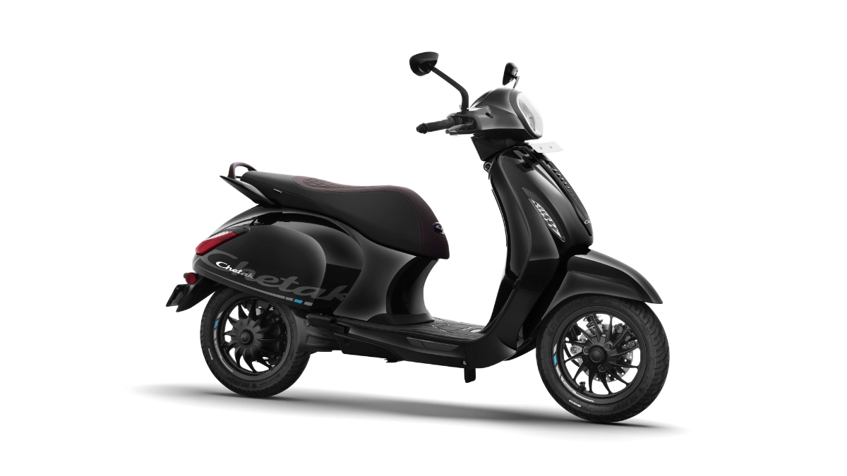 Bajaj Chetak 3503 ₹1.02 लाख पासून सुरू होणारी पर्यावरणमित्र स्कूटर
