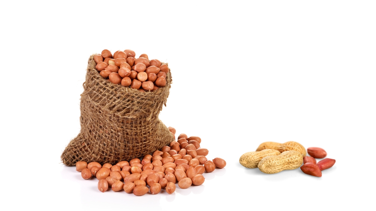 Peanuts खाण्याचे फायदे शारीरिक आणि मानसिक आरोग्यासाठी एक आदर्श आहार