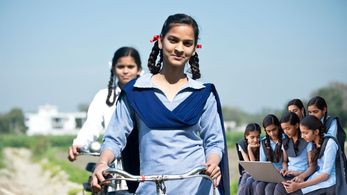 Sarkari Yojana रोज फक्त ₹100 बचत करा आणि आपल्या मुलीच्या भविष्याकरता 15 लाखांचा फंड उभा करा