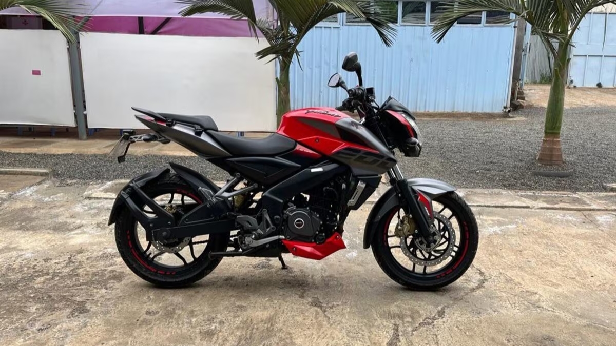 Pulsar NS200 आता ₹1.57 लाखांत स्टाईल, पॉवर आणि बजाजचा भरोसा एकत्र