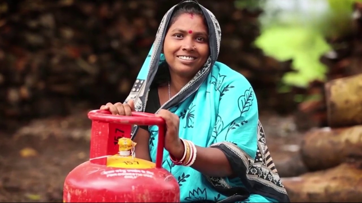 Pradhan Mantri Ujjwala Yojana मिळवा ₹1600 पर्यंतची आर्थिक मदत आणि धुरमुक्त जीवन