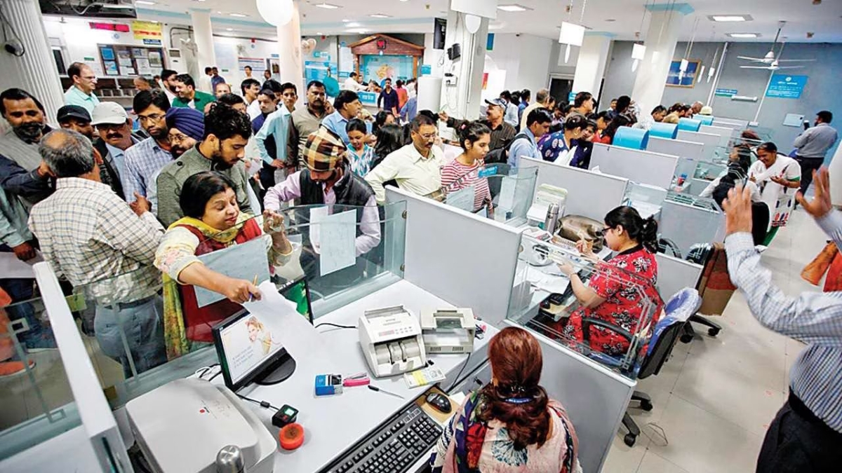 Saving Account मध्ये ₹10 लाखांहून अधिक रक्कम, आयकर विभाग पाठवू शकतो नोटीस