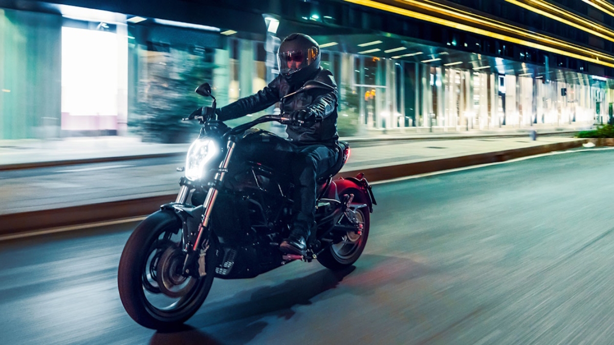 Benelli 502C ₹5.39 लाखात मिळवा शक्तिशाली आणि स्टायलिश क्रूझर मोटारसायकल