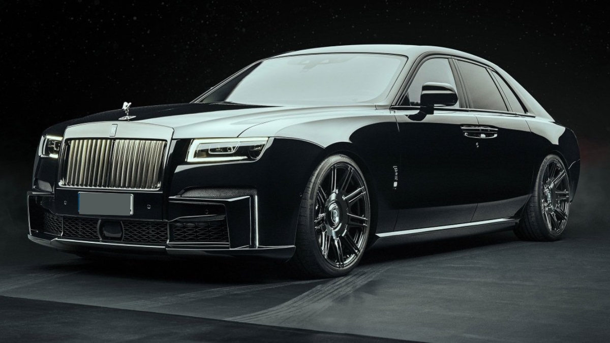 Rolls-Royce Black Badge Ghost ₹12 कोटीच्या किंमतीत परिष्कृतता आणि कार्यक्षमता