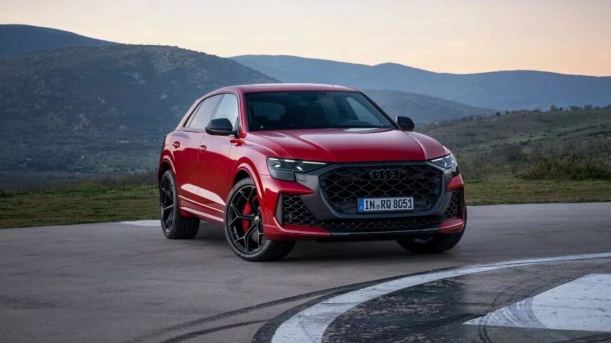 Audi RS Q8 ₹2.3 कोटींच्या किंमतीत 0-100km/h फक्त 3.8 सेकंदात ही SUV नव्हे, रॉकेट आहे