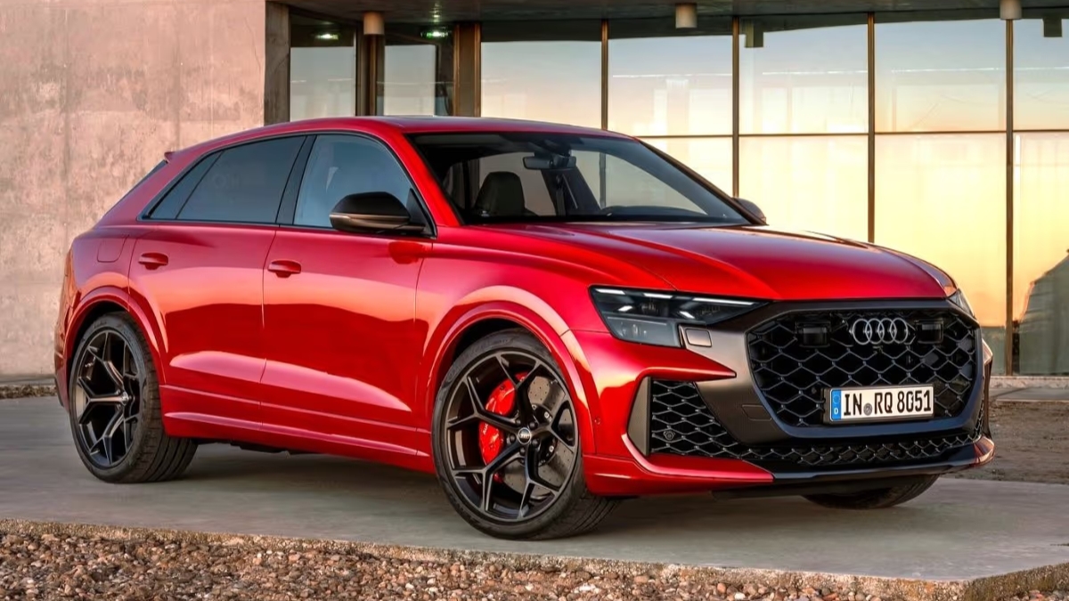Audi RS Q8 ₹2.3 कोटींच्या किंमतीत 0-100km/h फक्त 3.8 सेकंदात ही SUV नव्हे, रॉकेट आहे