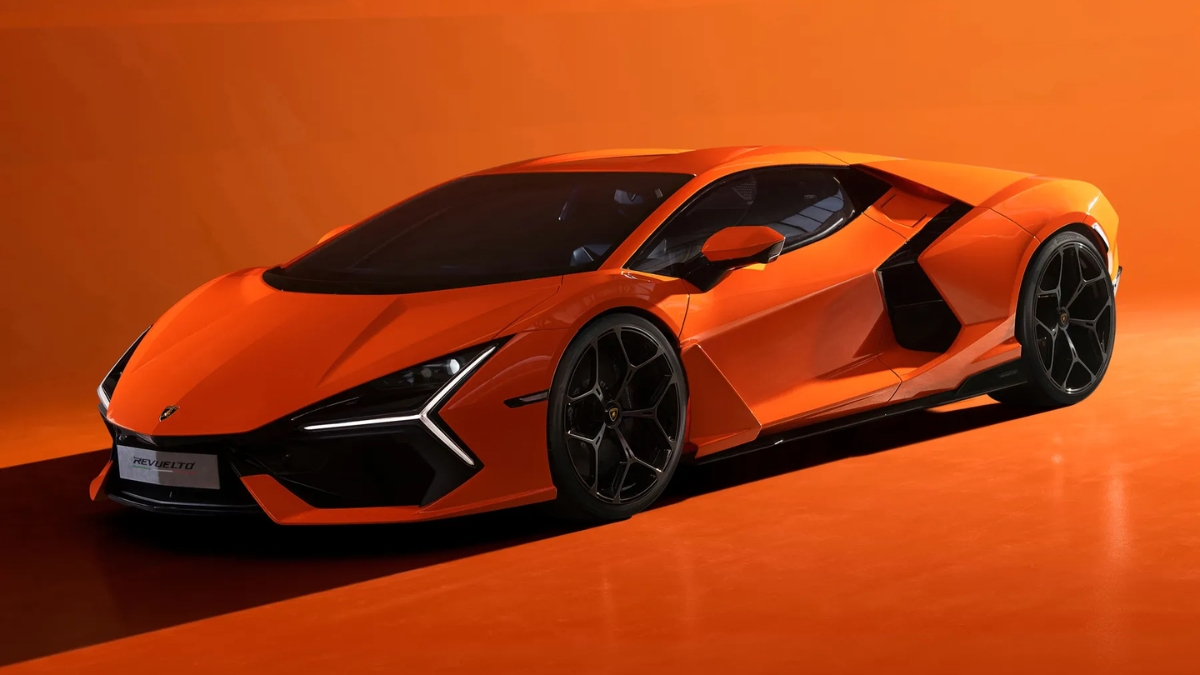 Lamborghini Revuelto 0 ते 100 किमी फक्त 2.5 सेकंदात, किंमत ₹8.9 कोटी आणि फीचर्स थक्क करणारे