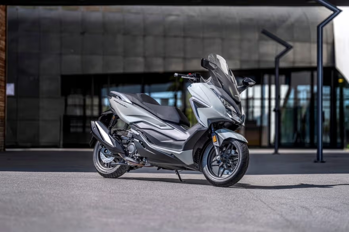 Honda Forza 350 ₹3,45,000 मध्ये मिळवा लक्झरी मायलेज आणि कम्फर्ट