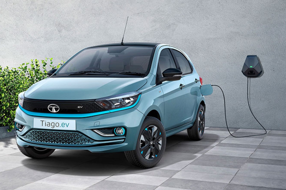 Tata Tiago ₹5.65 लाख मध्ये उत्कृष्ट मायलेज, सिटी ड्राइविंगसाठी आदर्श कार