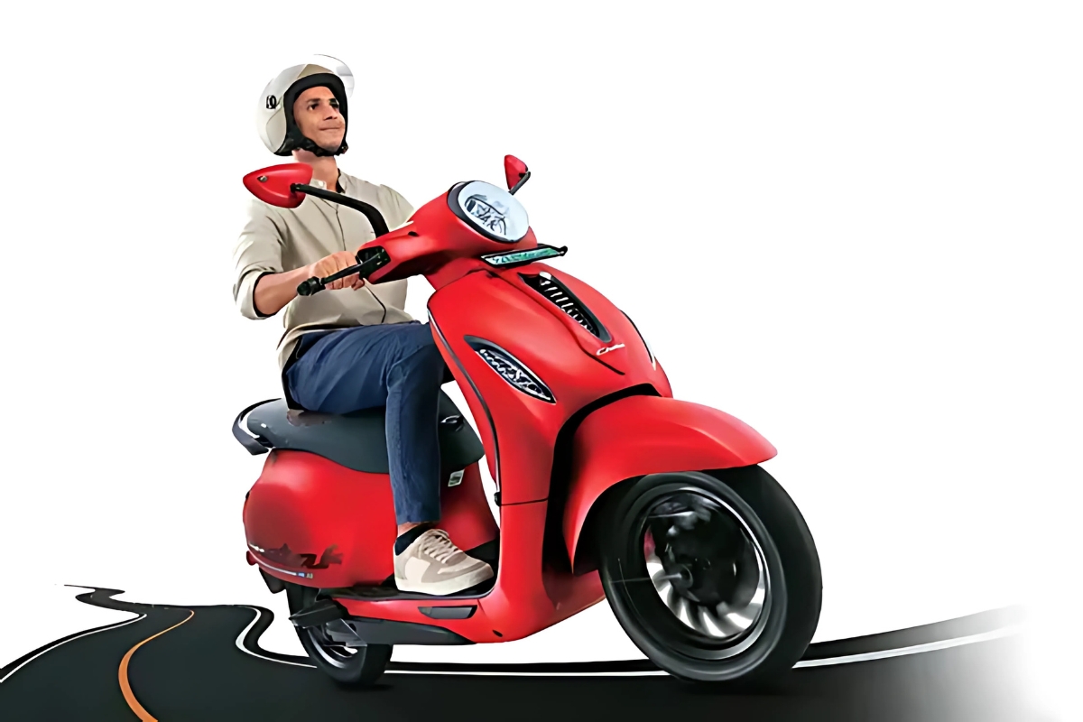 Bajaj Chetak 3501 ₹1.30 लाखांमध्ये रेट्रो स्टाईल स्मार्ट फीचर्स आणि इलेक्ट्रिक परफॉर्मन्स