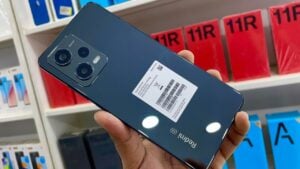 Redmi Note 12 Pro: 48MP कैमरा के साथ लड़कियों को दीवाना बनाने आया Redmi का दमदार फ़ोन