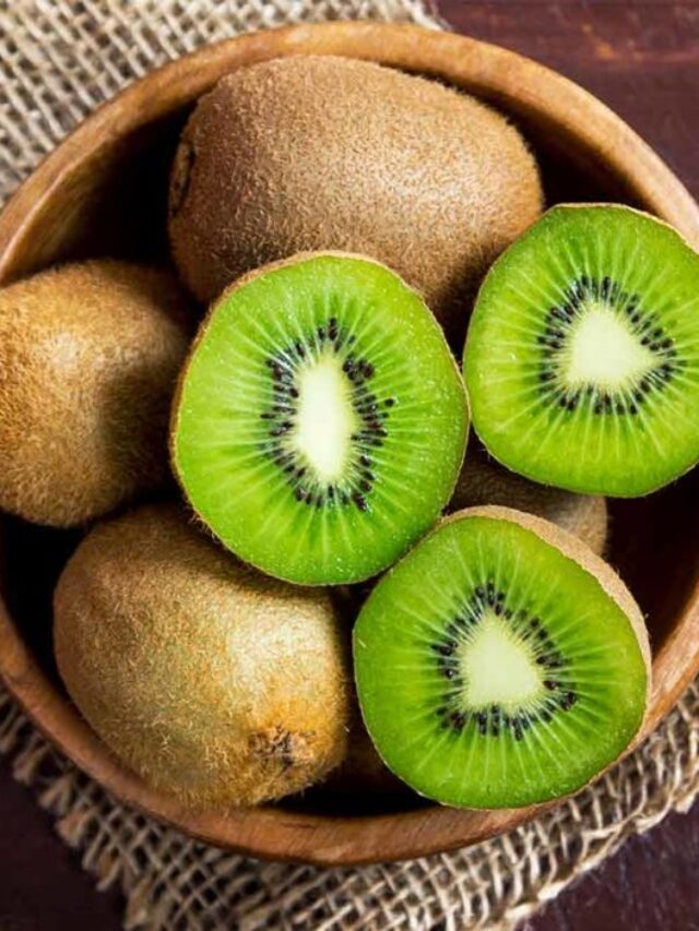 Pregnancy-Me-Kiwi-Fruit-Ke-Fayde-Aur-Nuksan-1-624x702