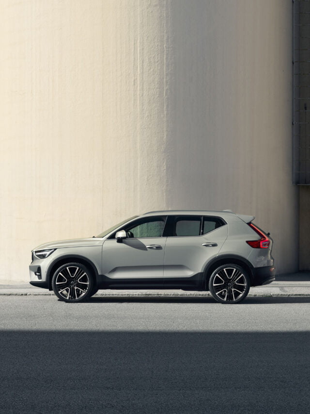 xc40-fuel-scatteredgallery-overlaymedia-10-1x1