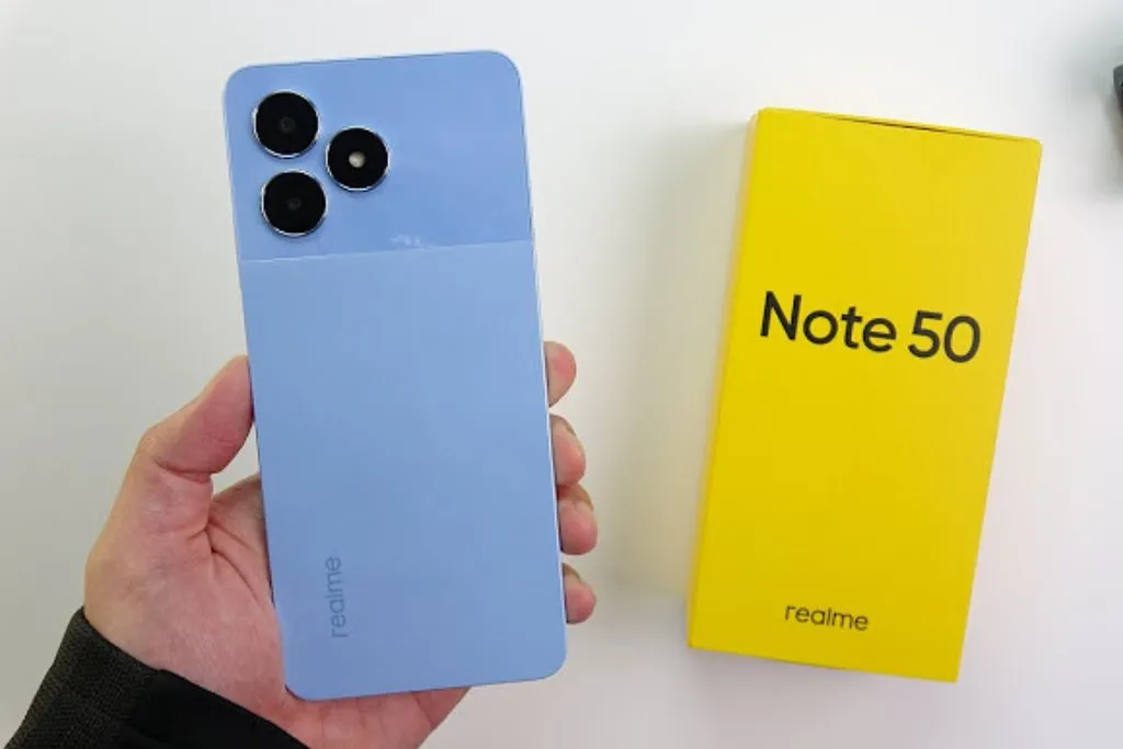 RealMe Note 50