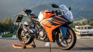 सस्ते बजट में लॉन्च हुई 372cc  की बेहतरीन इंजन परफॉर्मेंस वाली KTM RC 390, देखिए खासियत